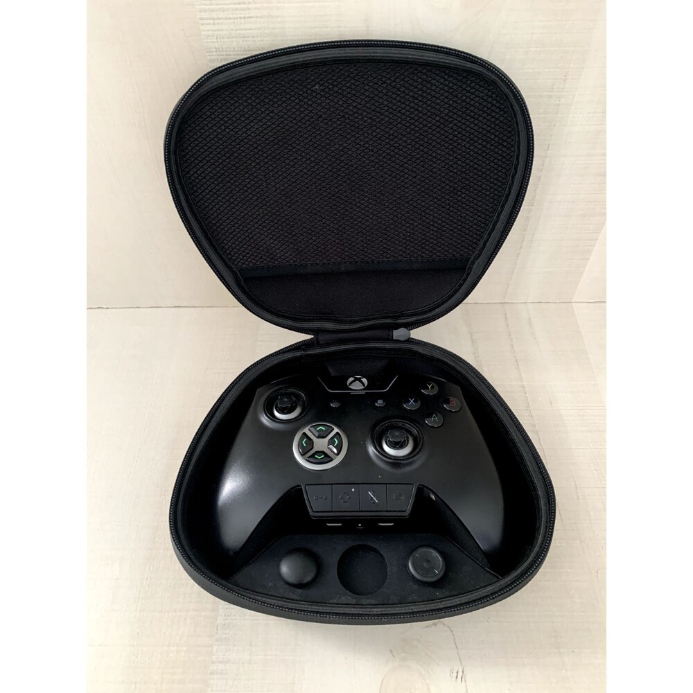 Razer Wolverine Ultimate Xbox One Controller Black With Case without Cord